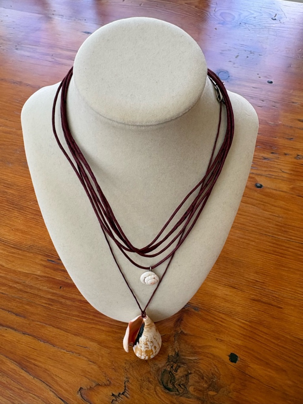 FREE PEOPLE Carolina Shell Layered Necklace New NWT maroon natural beach summer - Picture 6 of 11